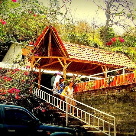 Hostel Tadeo San Juan del Sur Buitenkant foto