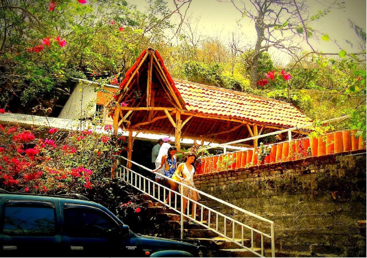 Hostel Tadeo San Juan del Sur Buitenkant foto